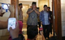 Prabowo Kunjungi Kediaman...
