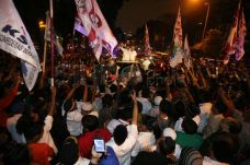 Prabowo-Hatta Ajukan...