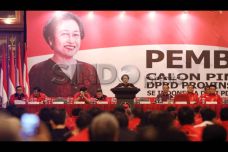 Megawati Beri Pembekalan...