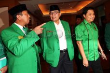 Emron Pangkapi Buka...