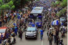 Lautan Bobotoh Sambut...