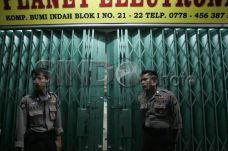 Perampok Bersenjata...