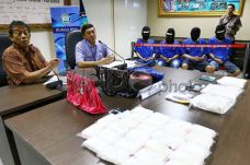 BNN Tangkap Kurir Pengedar...