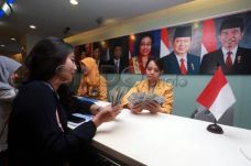 Rupiah Anjlok di Rp...
