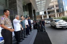 Menteri PUPR Lepas Tim...