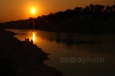 Menikmati Pesona Danau...