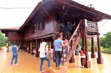Merawat Rumah Si Pitung,...