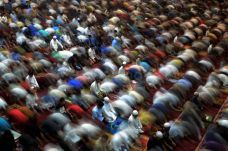 Salat Tarawih Pertama...