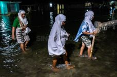 Genangan Air Rob Tak...