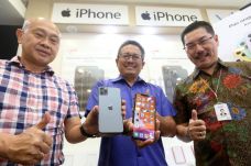 Apple iPhone 11, iPhone...