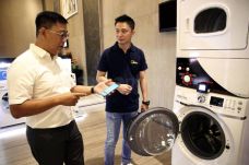 Midea Luncurkan Mesin...