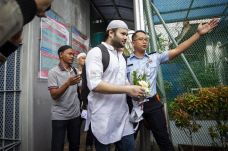 Mendapatkan Cuti Bersyarat,...