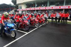 Motul Luncurkan Pelumas...
