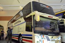 Bus Premium Adiputro...