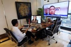Komisi XI dan Pemerintah...
