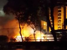 Mobil Mewah Terbakar...