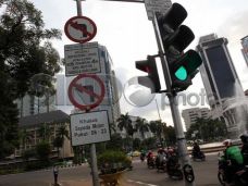 Motor Boleh Melintas...
