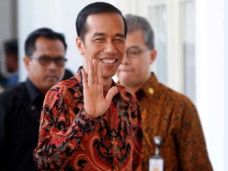 Pantau UN, Jokowi Sambangi...