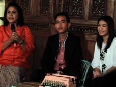 Iriana Jokowi Bolak-Balik...