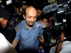 Novel Baswedan Adukan...