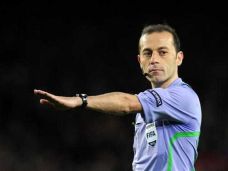Cuneyt Cakir, Wasit...