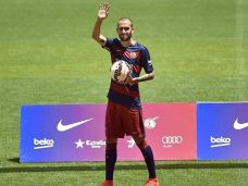 Vidal, Pemain Anyar...