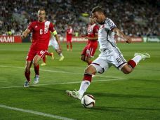 Podolski Menyesal Gabung...