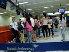 Garuda Indonesia Batalkan...