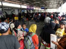 Stasiun Senen Mulai...
