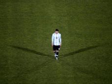 Frustasi, Messi Rehat...
