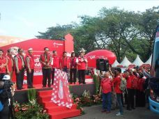 Ahok: Silahkan Bawa...