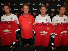 3 Pemain Anyar MU Dikenalkan...