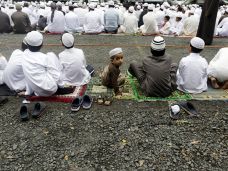 Muslim Indonesia Rayakan...