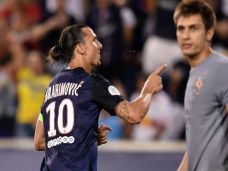 Ibra Cs Bantai Fiorentina