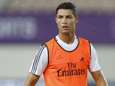 Potong Rambut, Ronaldo...