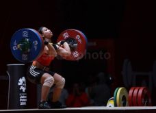 Lifter Putri Sri Wahyuni...