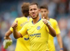 Eden Hazard Suka Berkostum...