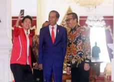 Usai Gantung Raket,...