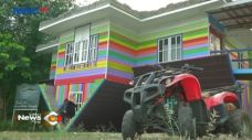 Rumah Terbalik dan Rumah...
