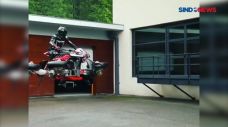 Jalanan Banjir, Motor...