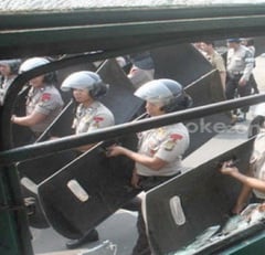 Robohkan pagar DPR, petani Pasundan ditangkap polisi