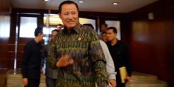 Amir Syamsudin dicopot...
