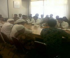 Massa FPI geruduk Mabes...