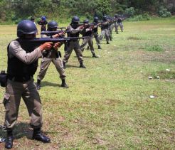 Polri hadapi ormas anarkis dengan Polmas