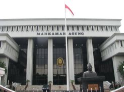 Putusan MA hanya tajam ke bawah