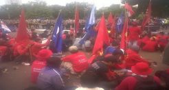 Tolak BBM naik, buruh demo Istana
