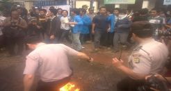 Tolak BBM naik, mahasiswa...