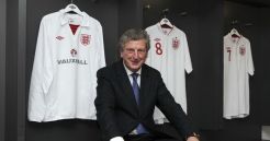 Roy Hodgson target Inggris...
