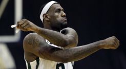 Tampil gemilang, James bawa Heat Ungguli Knicks