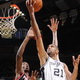 Sapu Clippers, Spurs ke final